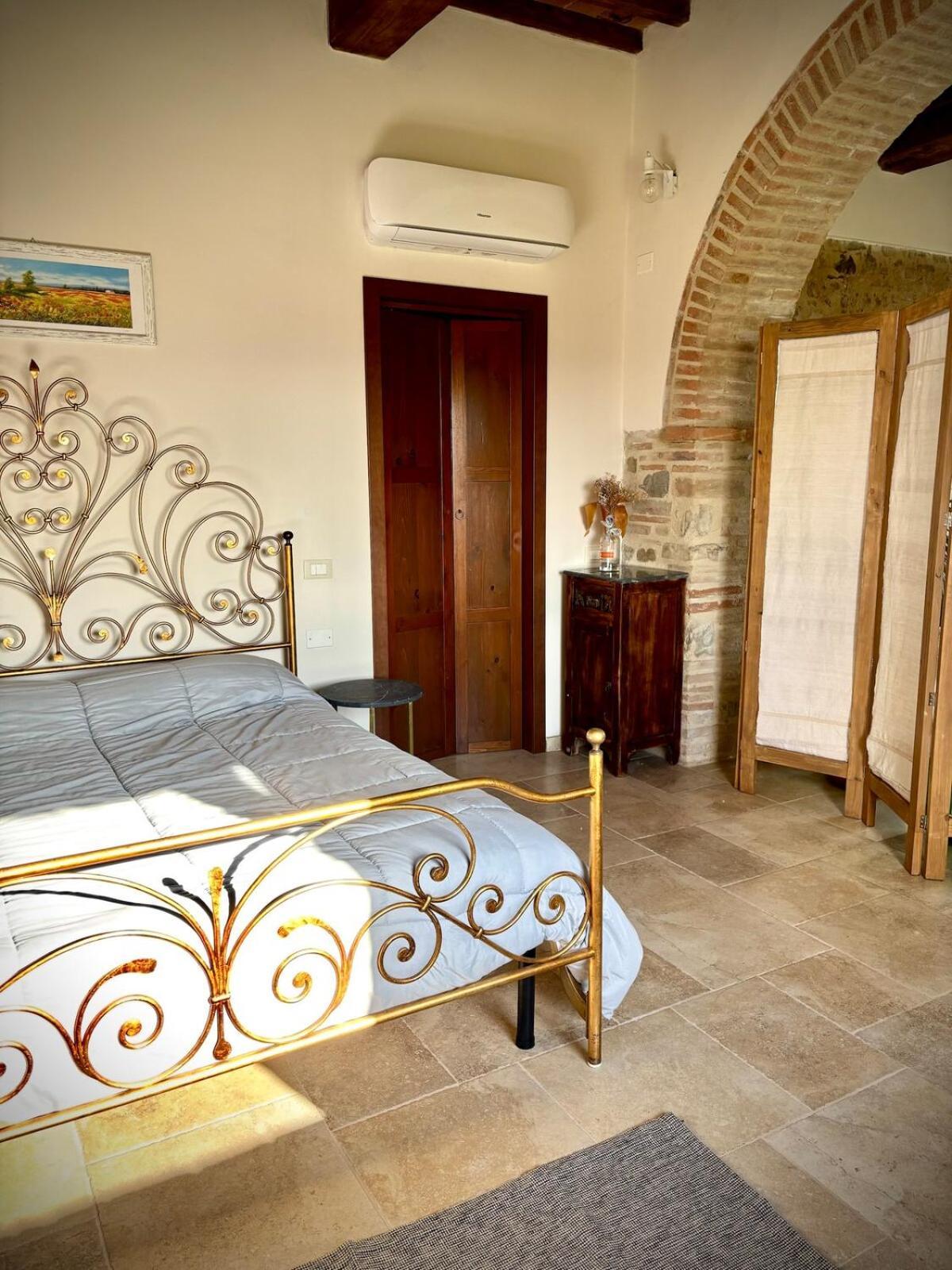 Birillo 1824 Hotel Poggibonsi Bagian luar foto